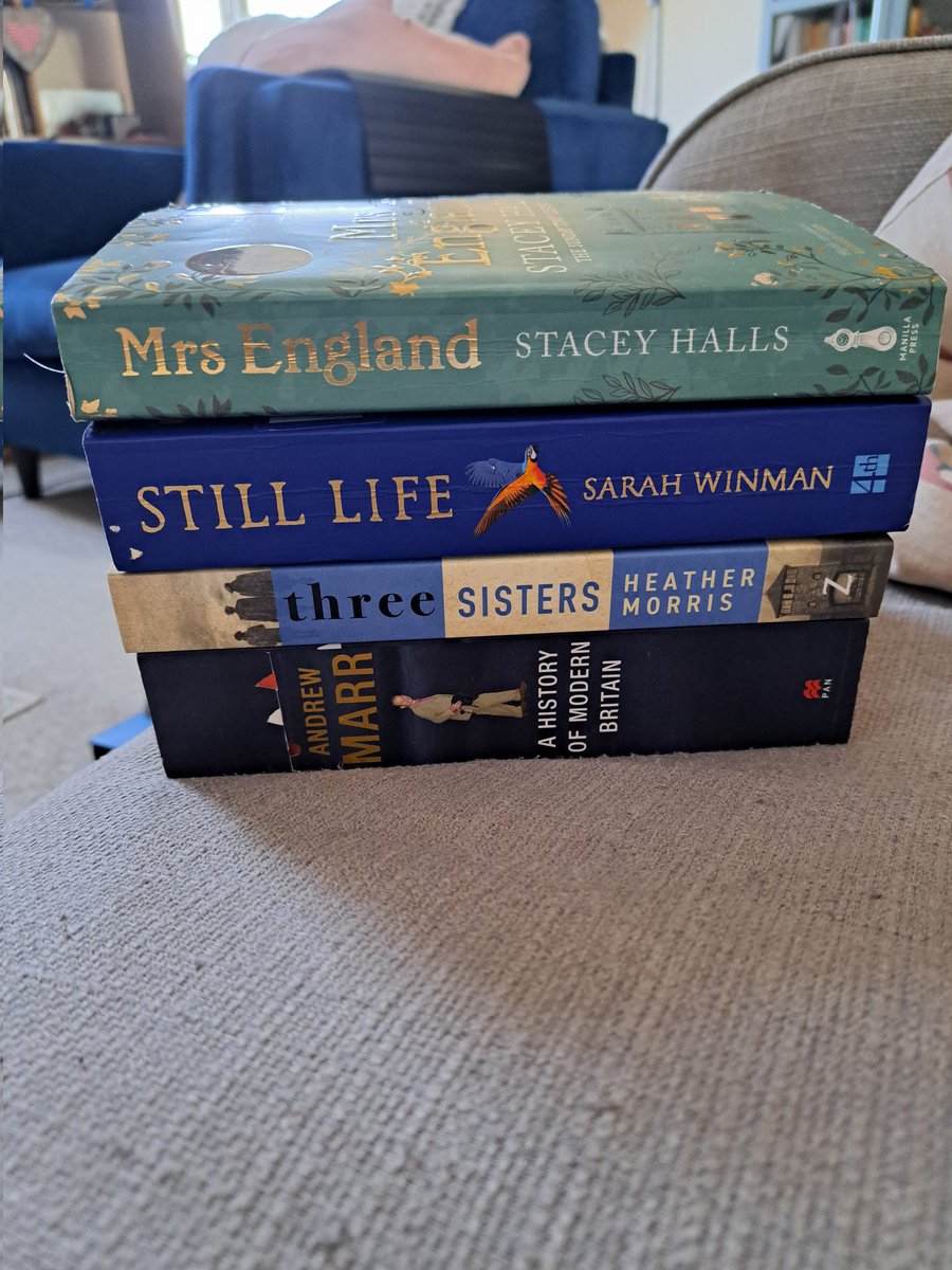 MsBScales's tweet photo. All 4 for £7.50 in Cancer Research this afternoon. 
#AddictedToBuyingBooks https://t.co/f8JkIw2OP7