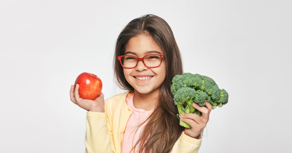 CDCPCD's tweet photo. The latest #PCDjournal is here and includes two new articles! The first examines #nutrition and weight change in children during the pandemic. The second looks at the benefits of a produce prescription program for people with #diabetes. Read them here: https://t.co/TTCFU6mMB2 https://t.co/cfYKB6FfXJ