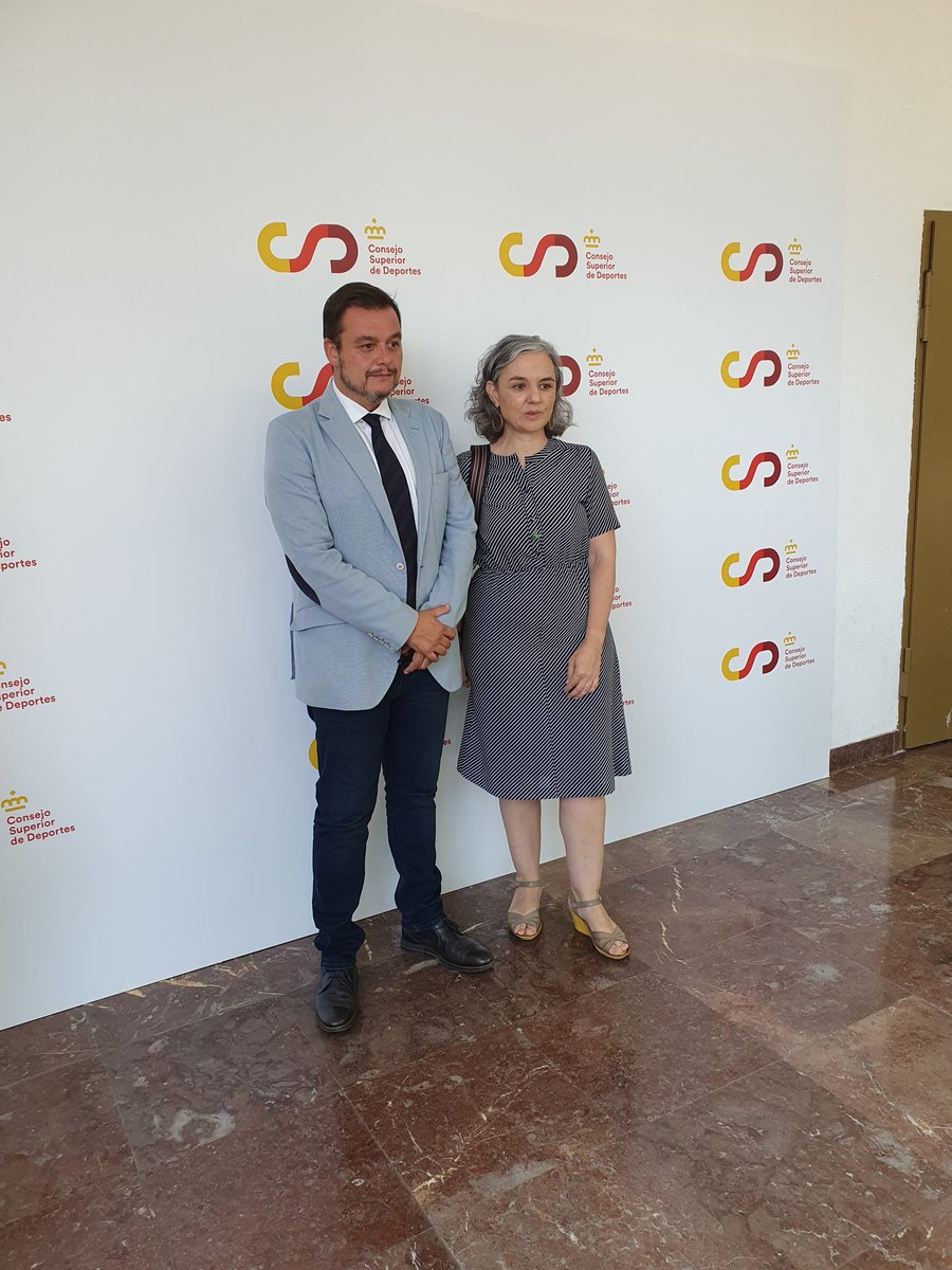 deportegob's tweet photo. ¡Comienza el acto de entrega de Medallas y Placas de la #ROMD en un auditorio del @inefmadrid abarrotado!
👏👏👏 https://t.co/Ldx3CLBCyW