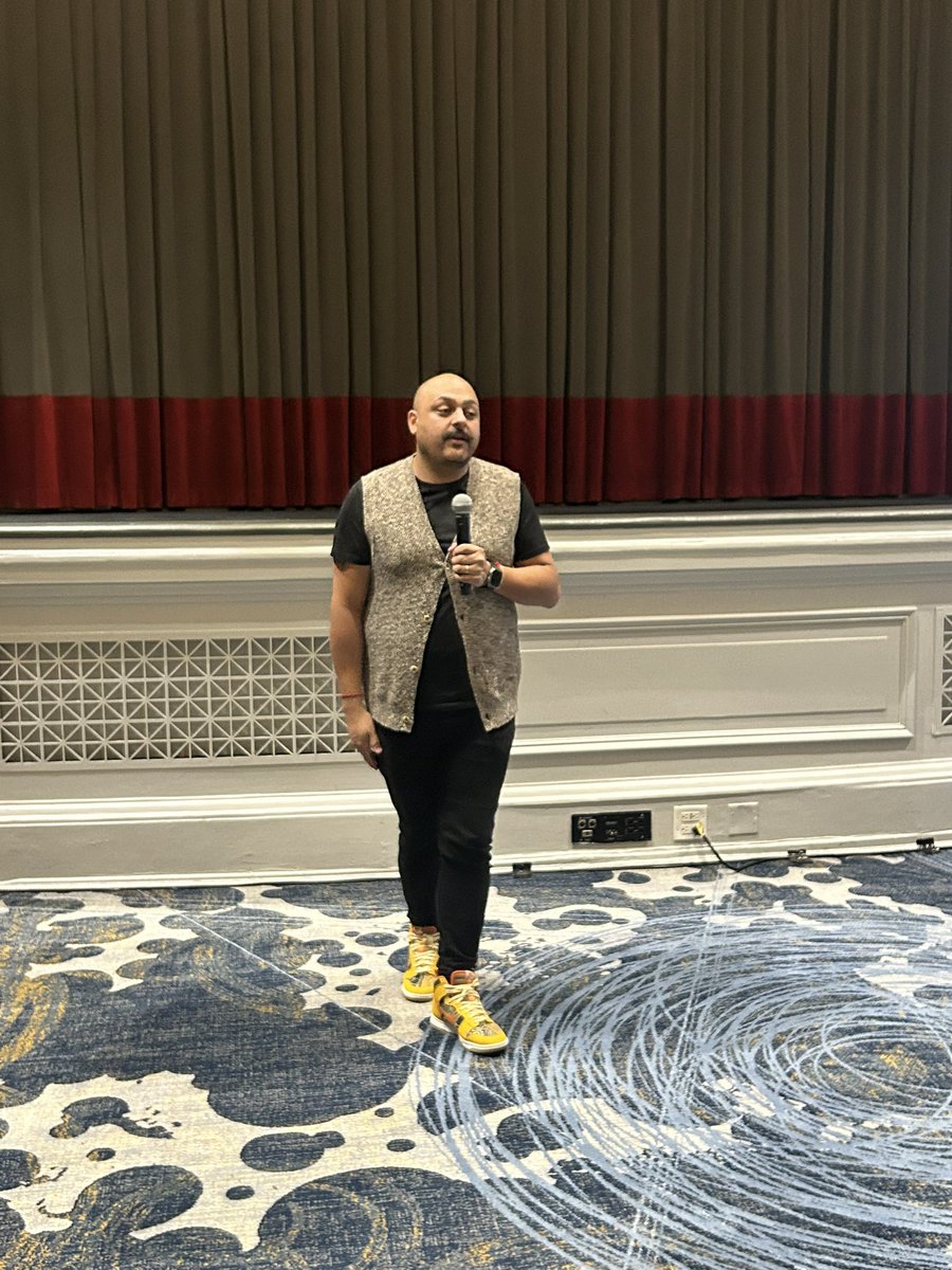 CenterForMSIs's tweet photo. We’re talking self love and self care with @SerxioGonzalez! All about giving ourselves grace during this session. #ELEVATE2023 https://t.co/OcQuw1pzVg