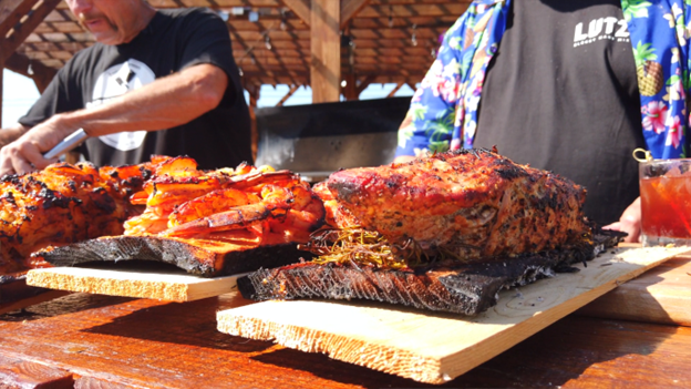DogMerrill's tweet photo. Mad Dog & Merrill are at it again! If you missed last weekends episode you can watch it now on Roku! https://t.co/S2QazHFCtq #grillingrecipes #whatsfordinner #maddogandmerrill #midwestgrilling #whyigrill #roku #glewedtv #BingeNetworksTV #americasgrilln https://t.co/vqGiaj1xxJ