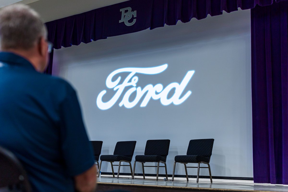 Another wonderful opportunity to meet with people in the West #Tennessee community.  Thanks to all who joined us in #Somerville, and a special thank you to <a href="/FCPSchoolsTN/">Fayette County Public Schools</a> for welcoming our team into Buckley Carpenter Elementary. #BlueOval_TN