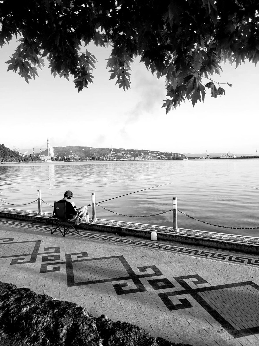 Fotoğrafı çekerken arka fonda 
Sıla- yabancı çalıyordu..