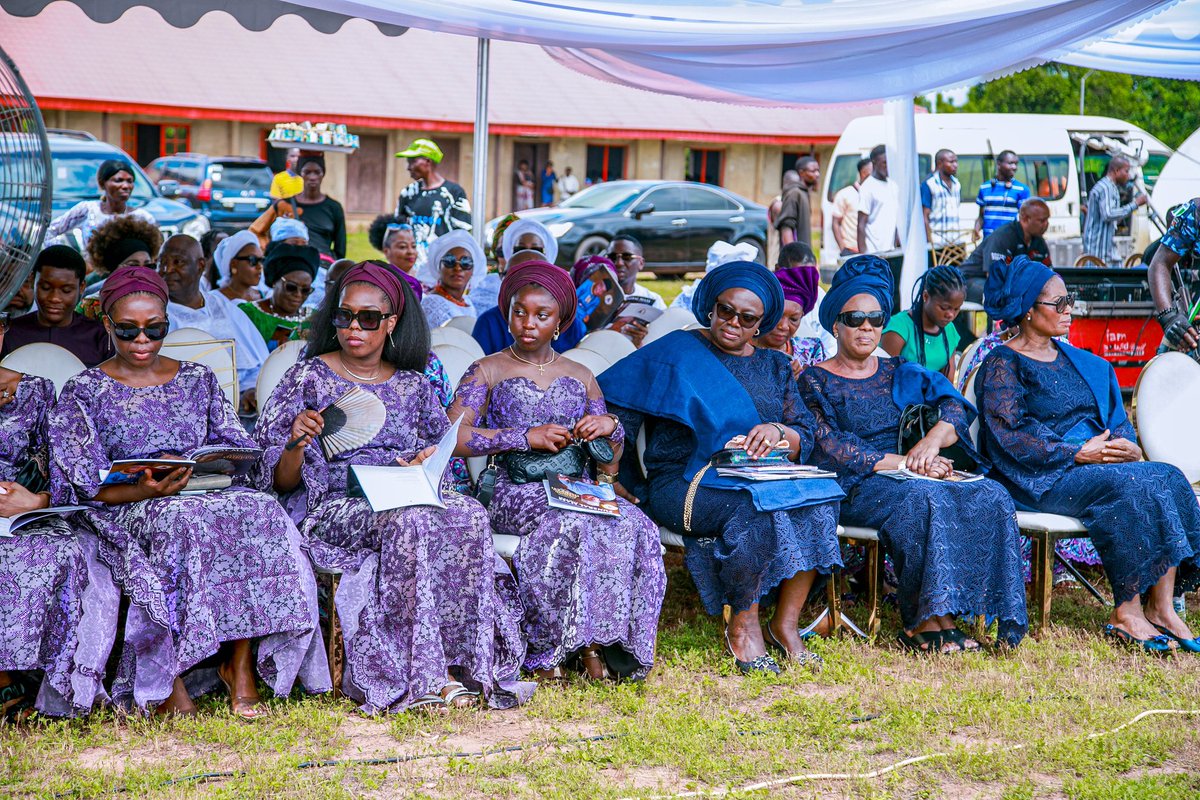 AAdeleke_01's tweet photo. This afternoon, I and other dignitaries attended the funeral mass service of the late media mogul, High Chief Raymond Dokpesi at Agenebode, Edo State. It was a celebration of an impactful life well lived. May his soul rest in peace. https://t.co/kxsVDt2B3d