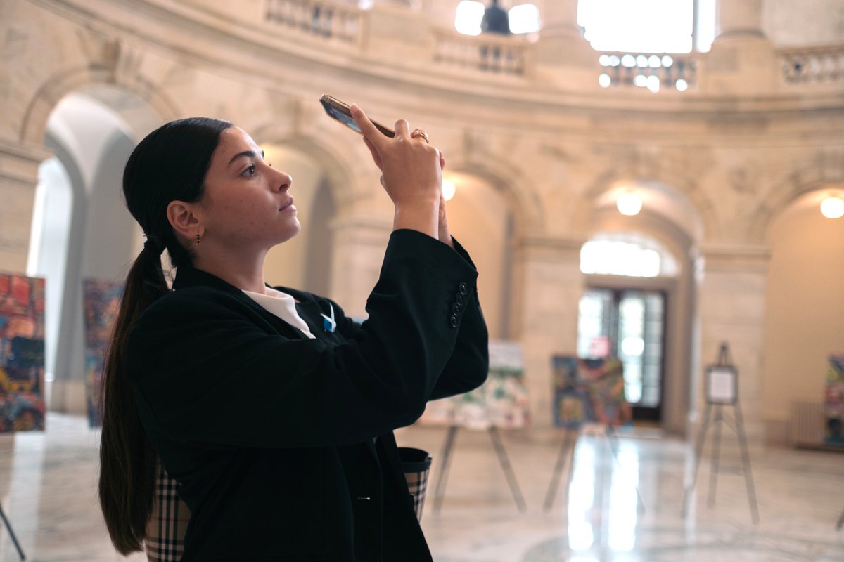 Aishah Hasnie on Twitter: &ldquo;RT @UNHCRUSA: “This moving artwork