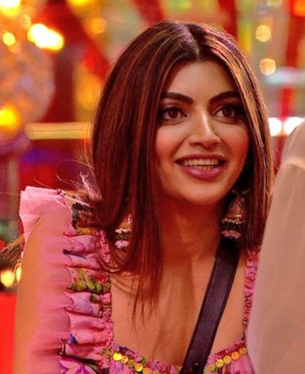 RealityVerseIN's tweet photo. Who is fake according to you among Bebika or Akansha?

Like for #AkankshaPuri 
RT for #BebikaDhurve 

#BiggBoss #BiggBossOTT 

Like.                             RT. https://t.co/XF8KpOQFvo