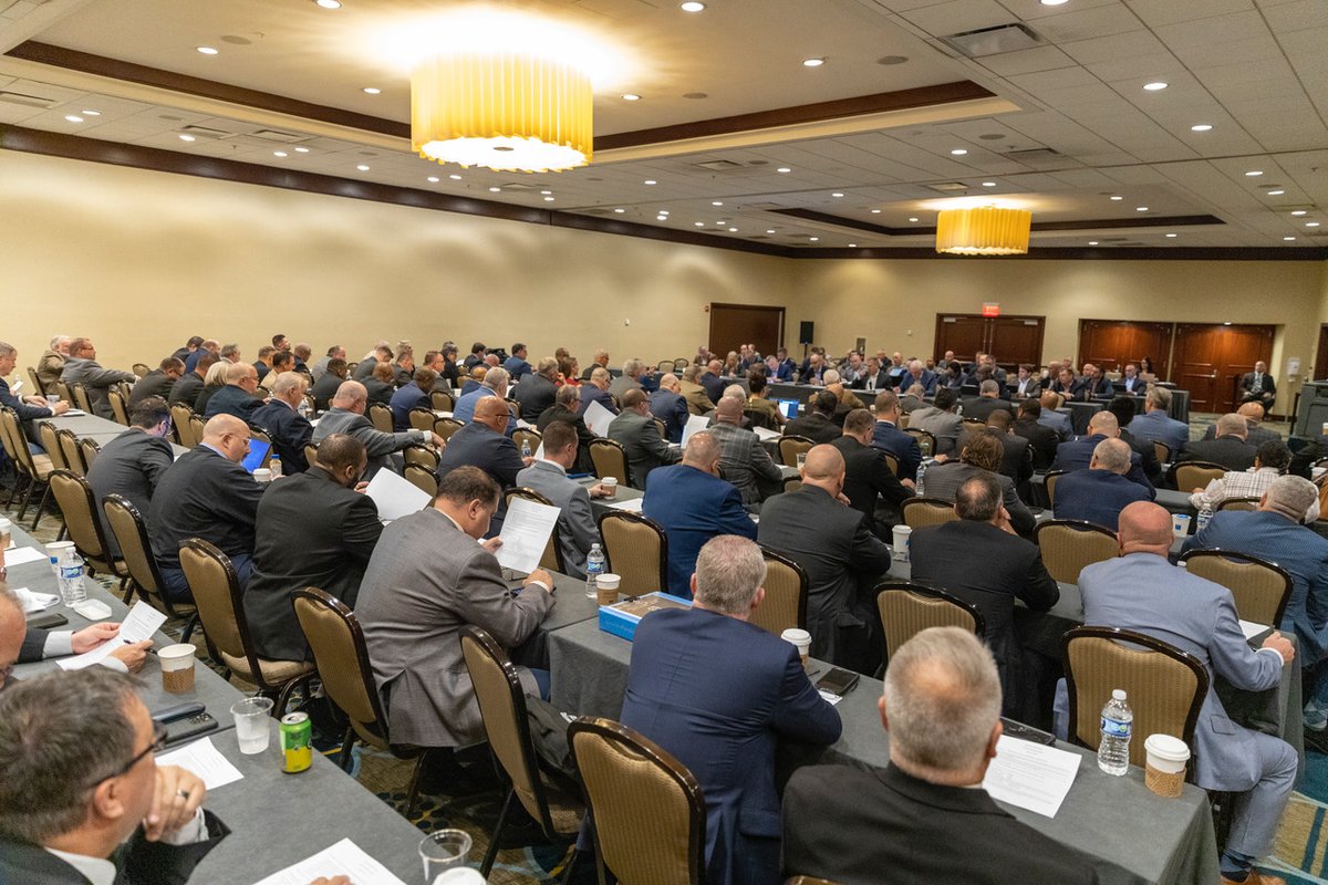 Teamsters's tweet image. 💥TEAMSTERS SHARE FULL ECONOMIC PROPOSAL WITH UPS  

On Wednesday, the #Teamsters National Negotiating Committee officially shared its full economic package with @UPS — marking the biggest, most lucrative financial proposal ever presented by a labor union. #1u 🧵