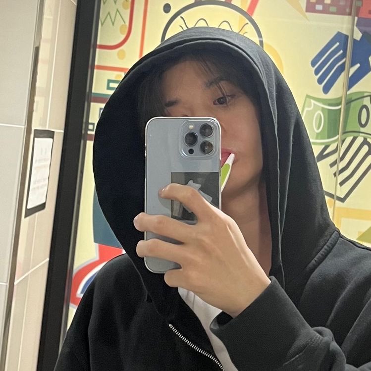eldeobistay's tweet photo. boyfriend attitude ๐ณ
#BAEJIYOUNG #JIYOUNG #๋ฐฐ์ง์ฉ #์ง์ฉ #CIX #CompleteInX #์จ์์ด์์ค #FIX #FSD #FixSelcaDay @CIX_twt @CIX_Official https://t.co/8z5aNs2or3