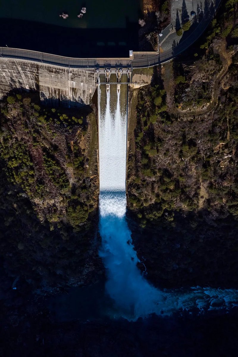 How can #CAwater managers prepare for more extreme #CAwx? Our planned #AtmosphericRiver Control Spillway at <a href="/BullardsBar/">Bullards Bar</a> + Forecast-Informed Reservoir Operations are among solutions <a href="/cwhe/">Christopher Cox</a> explores in this story, "The Trillion-Gallon Question," for <a href="/NYTmag/">NYT Magazine</a>: bit.ly/nytmag-cawxdams