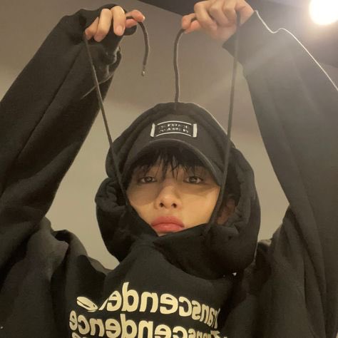 eldeobistay's tweet photo. ๋ด ๊ฑฐ์ผ ๐ค
#BAEJIYOUNG #JIYOUNG #๋ฐฐ์ง์ฉ #์ง์ฉ #CIX #CompleteInX #์จ์์ด์์ค #FIX #FSD #FixSelcaDay @CIX_twt @CIX_Official https://t.co/Ky64WcfM6m