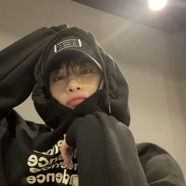 eldeobistay's tweet photo. ๋ด ๊ฑฐ์ผ ๐ค
#BAEJIYOUNG #JIYOUNG #๋ฐฐ์ง์ฉ #์ง์ฉ #CIX #CompleteInX #์จ์์ด์์ค #FIX #FSD #FixSelcaDay @CIX_twt @CIX_Official https://t.co/Ky64WcfM6m