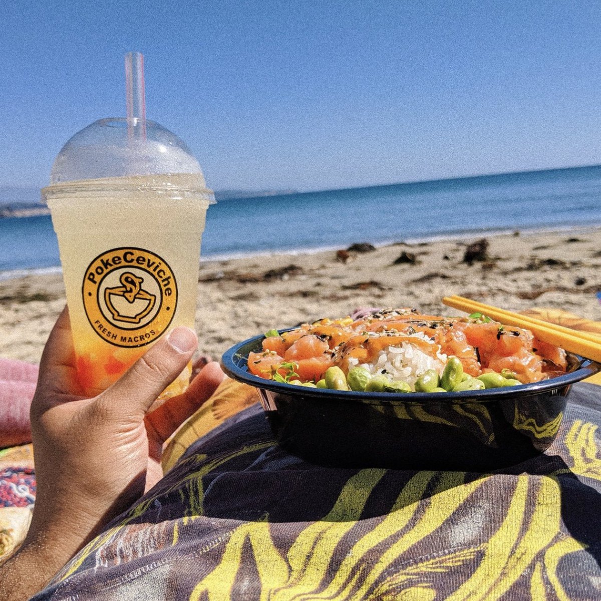 PokeCeviche's tweet photo. This is all I want right now 🥑🌻
🌻
🌻
🌻
🌻
🌻
#PokeCeviche #poke #pokebowl #ceviche #cevichebowl #macros #macronutrients #caloriecounting #myfitnesspal #healthyeats #IV #IslaVista #optionsonoptions #byob https://t.co/qlCaDPXhV3