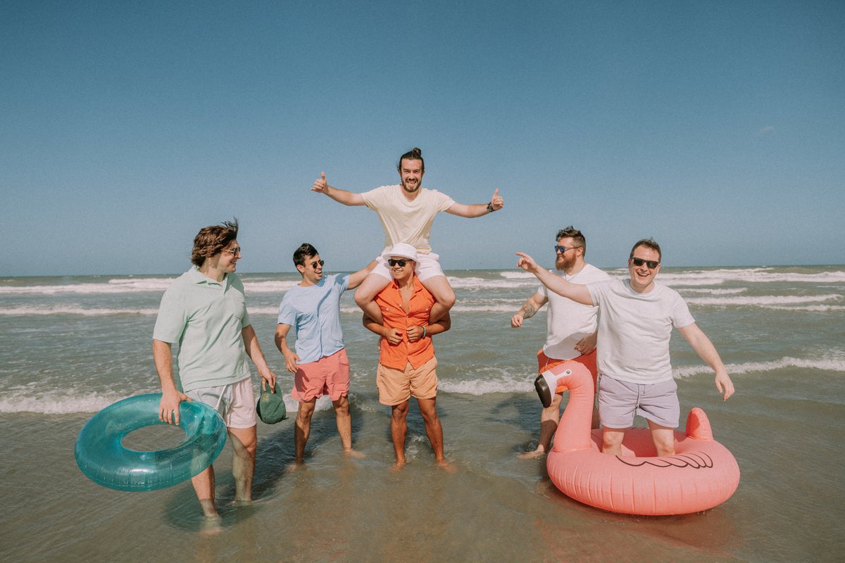 one_percent's tweet photo. ☀️ Summer is here in OMAHA
cause we have @the502s at The Waiting Room and
@thisisbeachmont at The Reverb TONIGHT! https://t.co/W97XcdfqQu