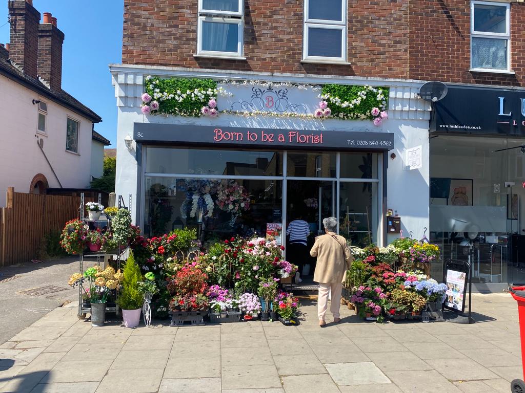 RolfeEast's tweet image. #TransformationThursday
Our Commercial team took on a shop in the Quadrant in Ealing, and the new tenant turned it from a dark and empty unit, into a beautiful and colourful floral shop in just six weeks!
Check out the before and after photos.