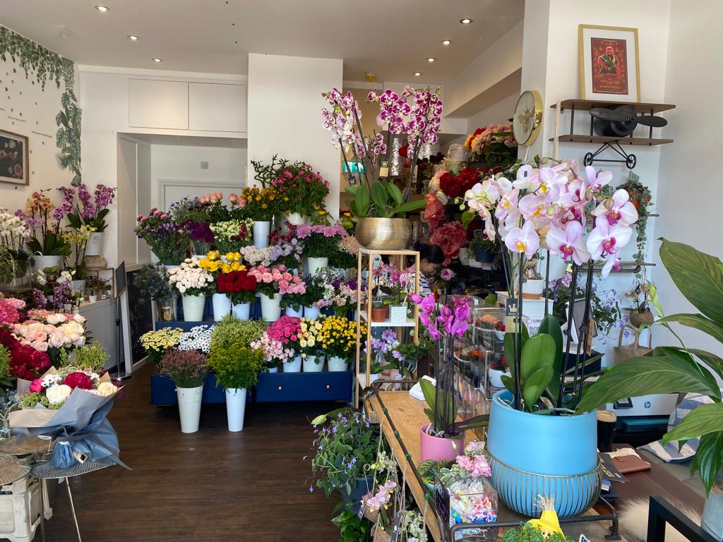 RolfeEast's tweet image. #TransformationThursday
Our Commercial team took on a shop in the Quadrant in Ealing, and the new tenant turned it from a dark and empty unit, into a beautiful and colourful floral shop in just six weeks!
Check out the before and after photos.