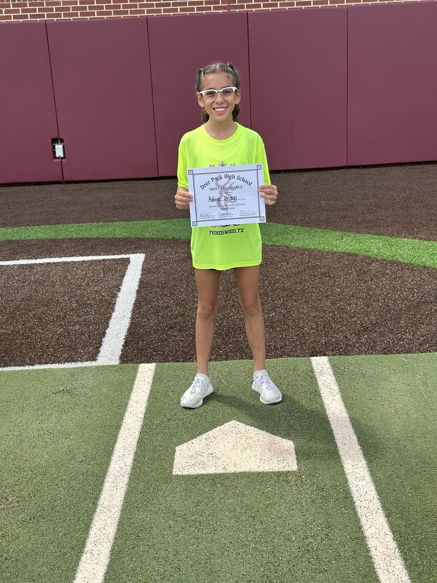 Deer Park Softball camp was great! Aubrey learned a lot and made a ton of new friends!

#AndGoDeer 🦌