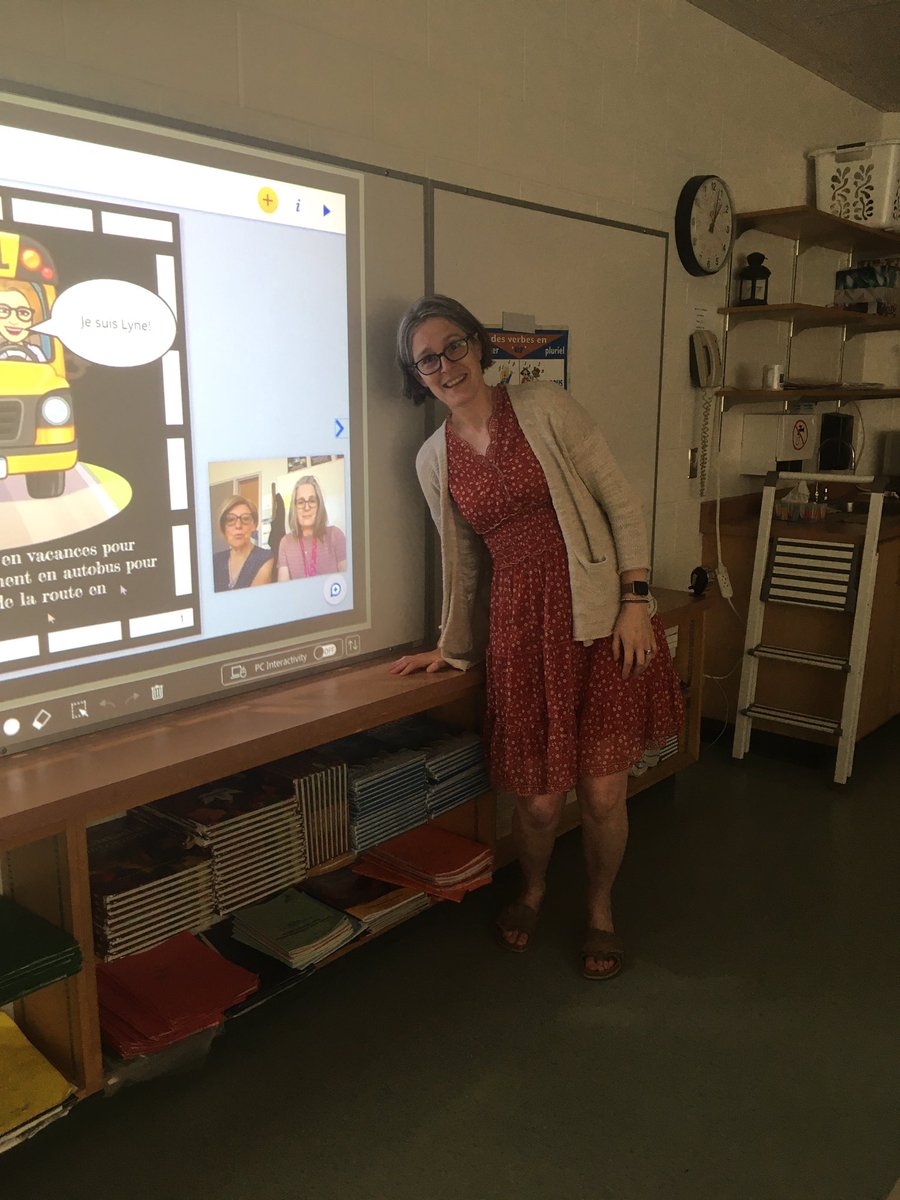 MrPoutineMPB's tweet image. Mme Beaulne écoute attentivement à son livre Sur la route en Ontario…@MPaulBaxterOCSB @ocsbBonjour