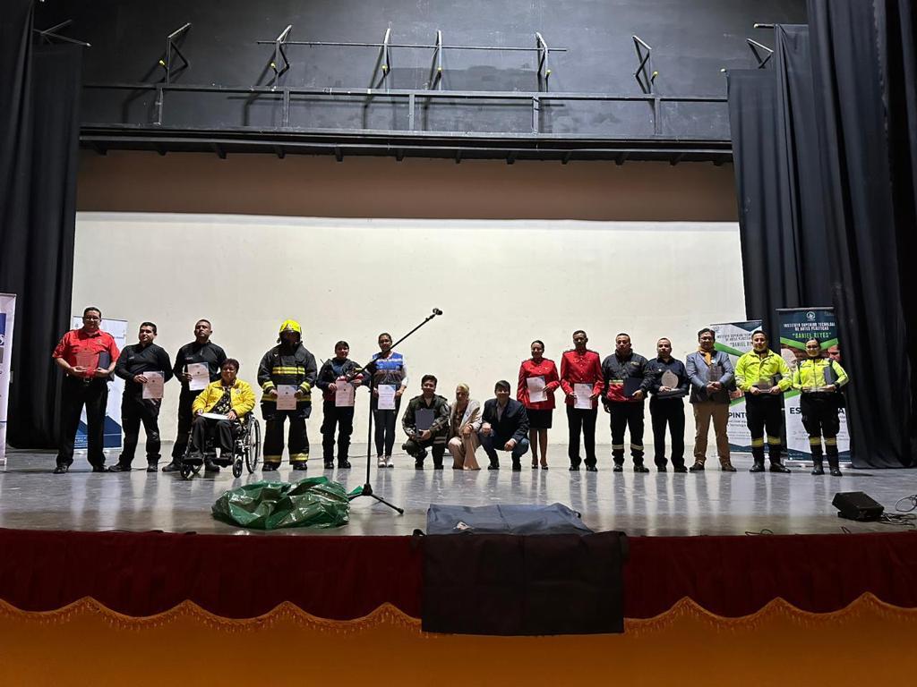 Dónde nos llaman ahí estamos por tu vida y la tranquilidad de las familias,del dolor a la acción TIEMPO DE PARAR Hoy en Guayaquil con Fiscalía y SIAT <a href="/ErnestoVarasVal/">Ernesto Varas Valdez</a>  <a href="/SPPAT_Ec/">SPPAT Ecuador</a> <a href="/aquilesalvarez/">Aquiles Alvarez Henriques</a> <a href="/pabelml/">Pabel Muñoz L.</a> <a href="/IngobernablesEC/">@ingobernableslatam</a> @ObrasPublicasEc <a href="/radio_pichincha/">Radio Pichincha</a> <a href="/WilsonMerinoR/">Wilson Merino Rivadeneira</a>