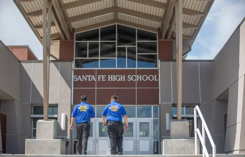 TeamFirstTech's tweet image. Santa Fe rolls out robots to help keeping the schools safe
#securityrobots  @TeamFirstTech @smprobotics #publicsafety  
santafenewmexican.com/news/education…