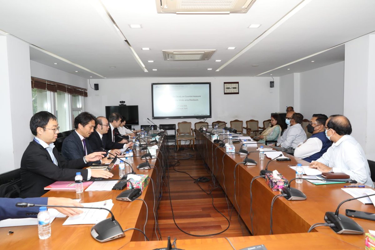 jamilaktar88's tweet photo. #JICA wants to work with #PGCB for the upgradation of #Power transmission lines, fasten the #Electricity transfer from #PowerPlant to national grid and modernising the national load dispatch centre.
#Bangladesh #PowerForAll #BangladeshJapanFriendship 🇧🇩🇯🇵
@MoPEMR @NasrulHamid_MP https://t.co/ULsdlI2ELZ