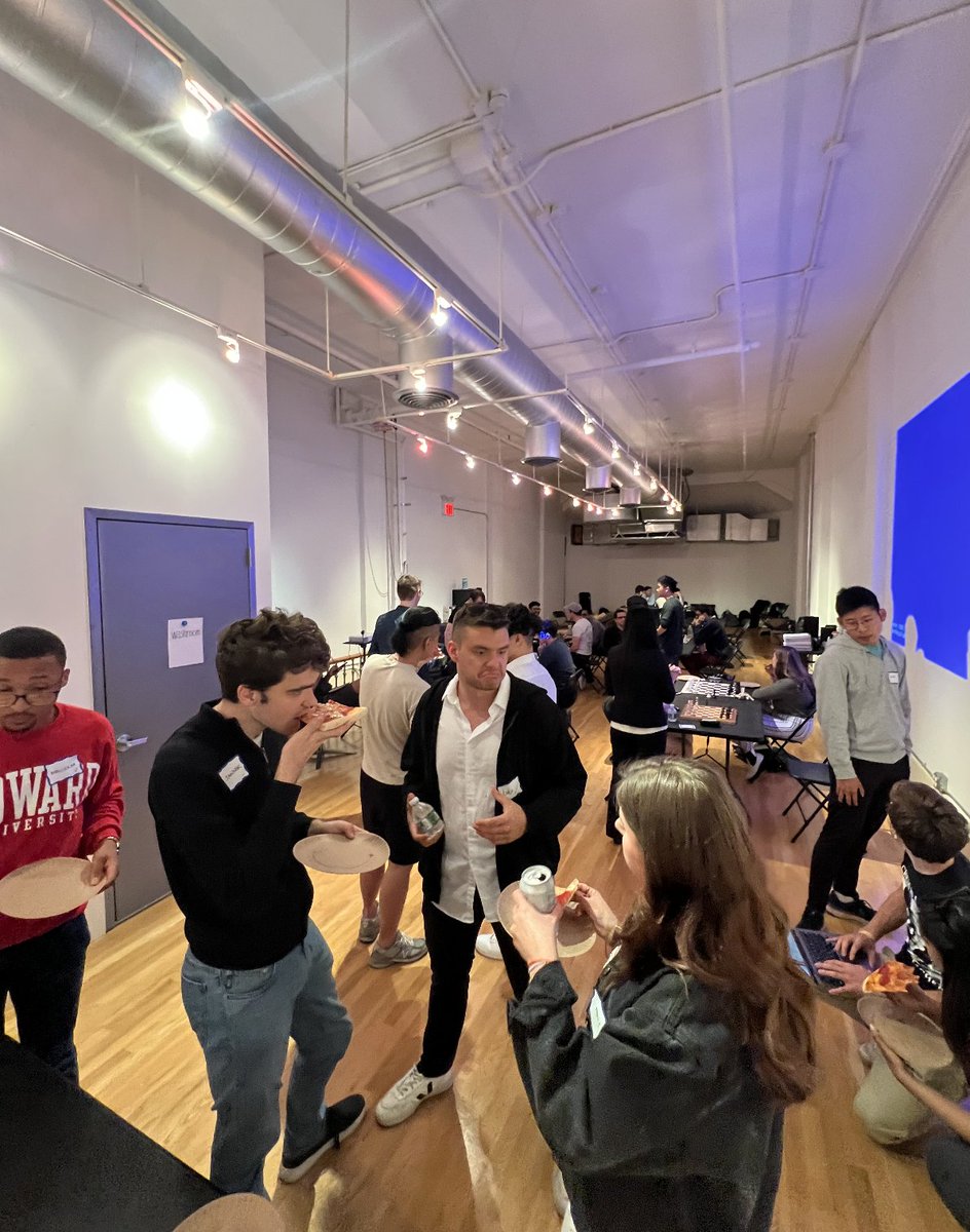 joinrkey's tweet image. Thank you to everyone who came out to play chess with us at the space last night. We had a blast with you all.