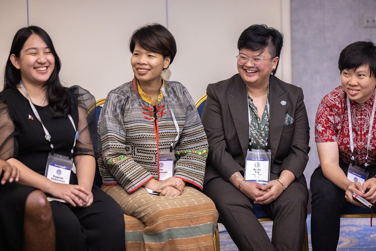 Yesterday, my sister Maya and I had an inspiring conversation with the 2023 @ObamaFoundation Leaders. They’re working to make our communities more inclusive and more equitable – and showing the rest of us the way. 

@MichelleObama, Maya, and I are so proud of you all.