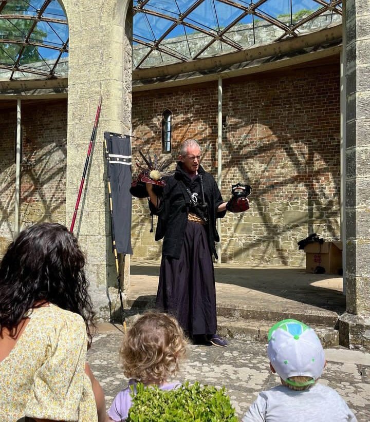 A taster of what to expect from our Samurai warrior of Japan when he visits @Chidd_Castle in August to show the children the horrible history side of the Bushi. With activities and fun learning that @HHeduc8 does best #Kent tickets bookable via the sites website 🧎‍♂️🧎‍♀️🧎‍♂️🧎‍♀️🧎‍♂️🧎‍♀️🧎