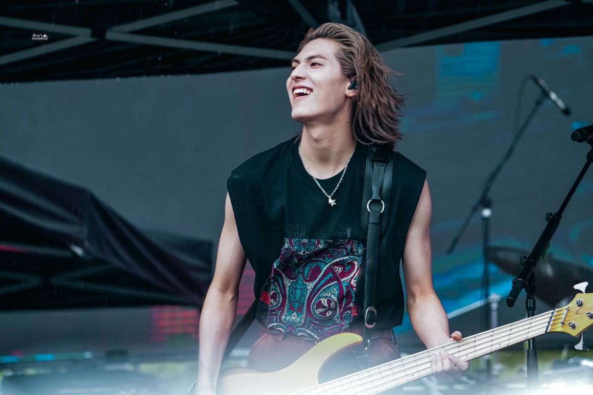 Panacea_0912's tweet image. 🌹230527 peak festival
He did rock the world at that moment.

#XdinaryHeroes #엑스디너리히어로즈 
#Jooyeon #주연