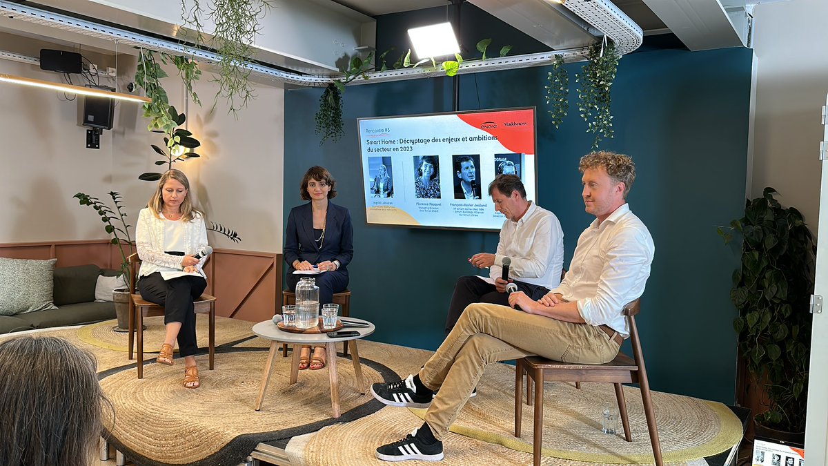[#JAgisAvecENGIE] On commence sur cette table ronde avec <a href="/FouquetFlce/">Florence Fouquet</a> <a href="/IngridLabuzan/">Ingrid Labuzan</a> <a href="/mathiasflattin/">Mathias Flattin</a> et @JeulandXavier autour de la #SmartHome 🏡  

#SobriétéEnergétique #TransitionEnergétique

<a href="/ENGIEpartFR/">ENGIE Particuliers</a> <a href="/labordeolivier/">Olivier Laborde#CES2025 #Peace 🇫🇷🇪🇺🇺🇦</a> <a href="/kalydeoo/">Eric Gaubert</a> <a href="/ArnaultChatel/">Arnault Chatel</a> <a href="/enilev/">Eveline Ruehlin</a> <a href="/chboursin/">Christine Boursin 🌐</a> <a href="/MichaGUERIN/">Mickael Guerin #ambassadeurParité Groupe La Poste</a>