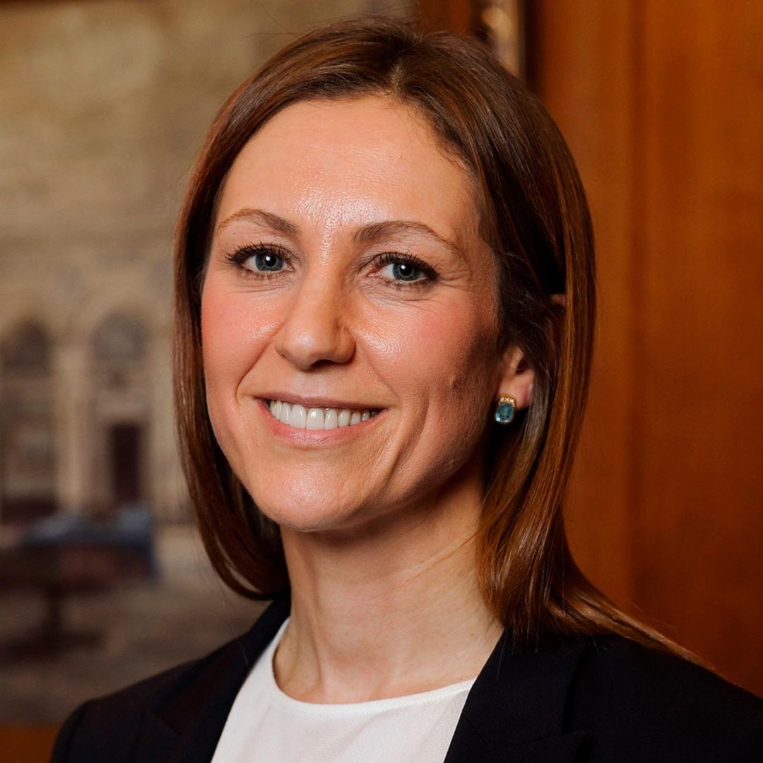 UKinArgentina's tweet photo. ¡Felicitaciones, María Silvana Tenreyro! 🇦🇷👏

🎖️ La economista argentina fue nombrada Commander of the Order of the British Empire (en español, Comandante de la Orden del Imperio Británico) por Su Majestad el Rey Carlos III, en reconocimiento a su labor por la economía. https://t.co/TjK4c04sD9