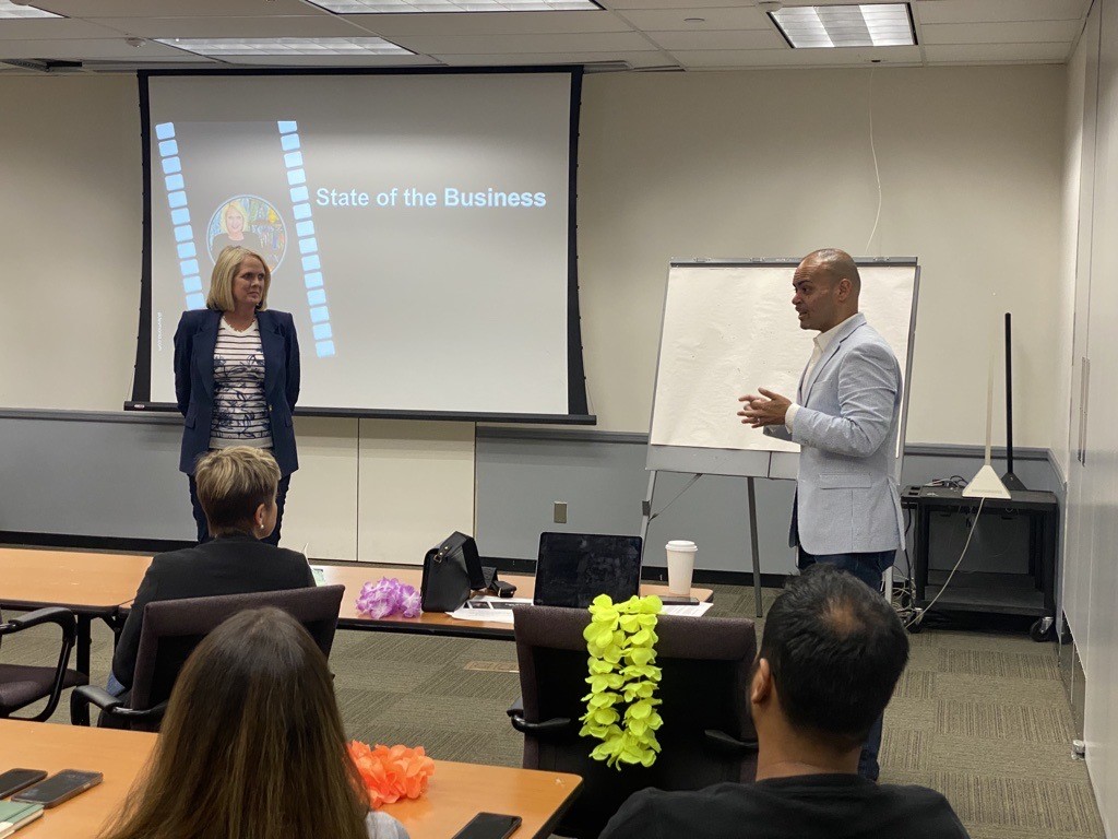 ERBizSales's tweet photo. Rest a-shored that Jersey has it covered! Our very own @_Shelley_G and @Ang_Rutherford1 in Bedminster, NJ with @Danny_Perez_01 and our @NynjWolves for the NY/NJ market visit! #LifeatATT #NYNJWolves https://t.co/wcfakbSun4