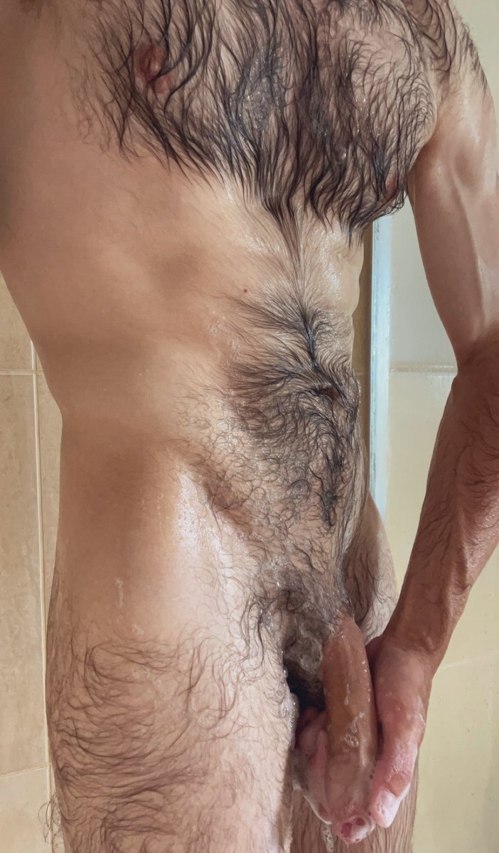 averyhairyboy's tweet photo. Cold showers in the summer 💦 https://t.co/BrzTe4xSfg