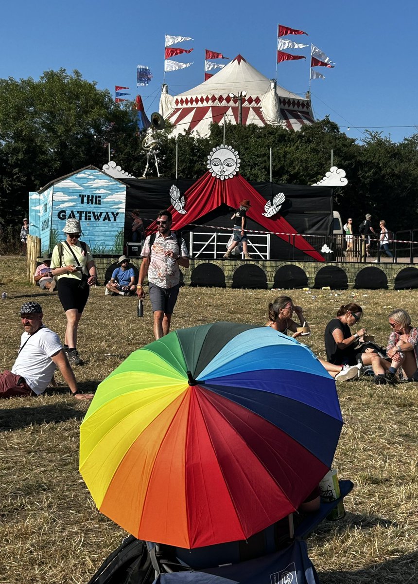 Glastonbury Live tweet media