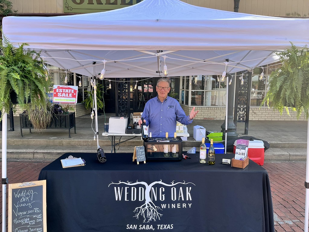 One of this Texas Winery's reds won platinum! <a href="/WeddingOakWine/">WeddingOakWinery</a> 2020 Tioja Wins Platinum Medal at TEXSOM Awards.
flicksandfood.com/2023/06/22/one…