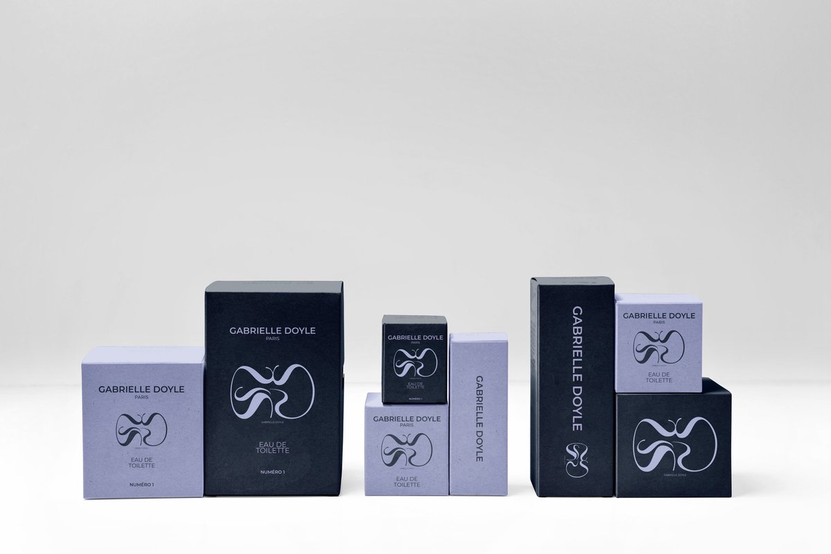 mmartindesign's tweet photo. GABRIELLE DOYLE

#graphicdesign #branding #freelance #brand #logo #logodesigner #creative #brandidentity #logodesigns #logotype #freelancedesigner #blue #mockup #purple #typo #typography #illustrator #design #graphic #passionproject #lilac #box #perfume #bottle #packaging https://t.co/juQEhtVF4e