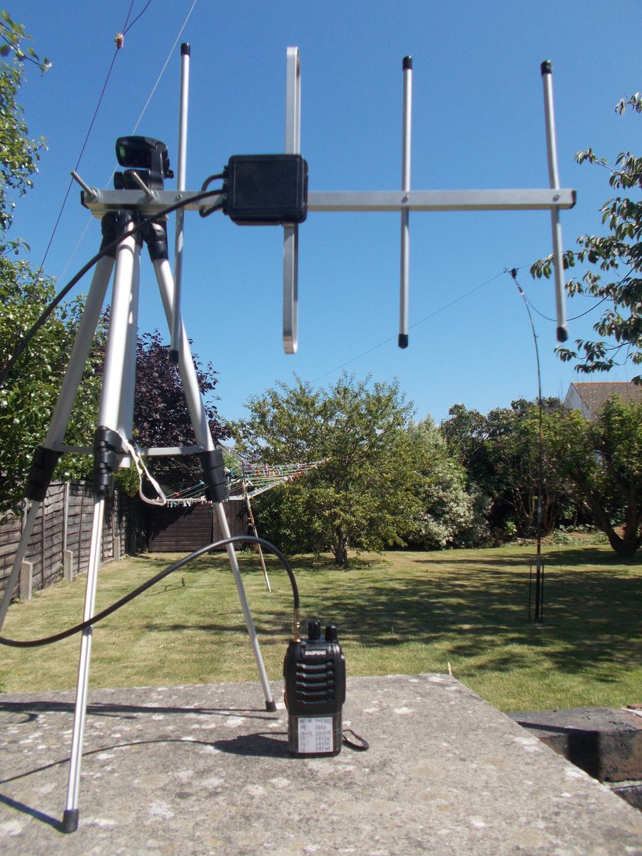 mzeromng's tweet photo. GB23BLH had a successful morning yesterday on 20m SSB and evening on 40m SSB.  Tonight I may well be on 7MHz again but am going to concentrate a bit more on #VHF.  I'd particularly like a contact on 433MHz.  My Yagi claims 7dBd gain! #rsgb #beaconnect #hamr #amateurradio @theRSGB https://t.co/aEsHEgcFl3