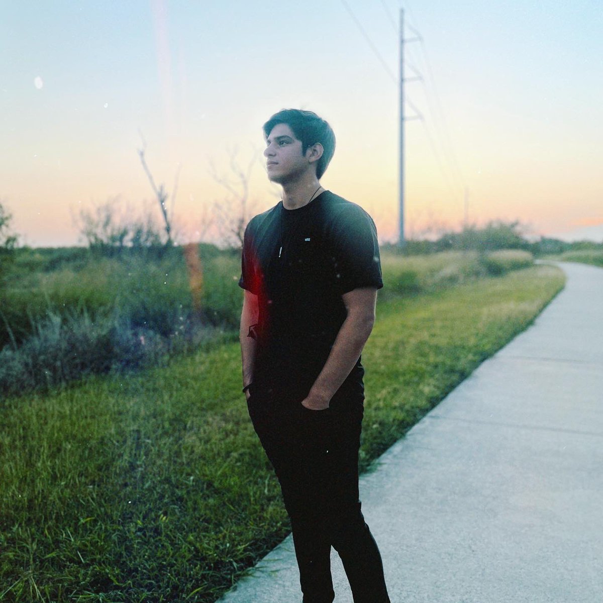 “Never Going Back” 
First release of the year 😁
Out Now 
linktr.ee/tronsick