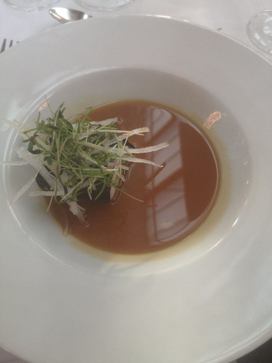 International Conference on ENVIRONMENTAL psychology <a href="/icep2023/">ICEP2023</a> and an all VEGAN dinner - love the consistency and the applause for that fact 💚