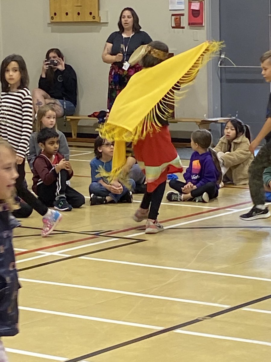 ross_elementary's tweet photo. We had a brave grade 4 student take the initiative to lead a Pow Wow dance to commemorate the lives lost in residential schools and to celebrate National Indigenous Peoples’ Day. ⁦@AbbotsfordSD⁩ #empoweringyouthvoice https://t.co/T9qCjDcGRK