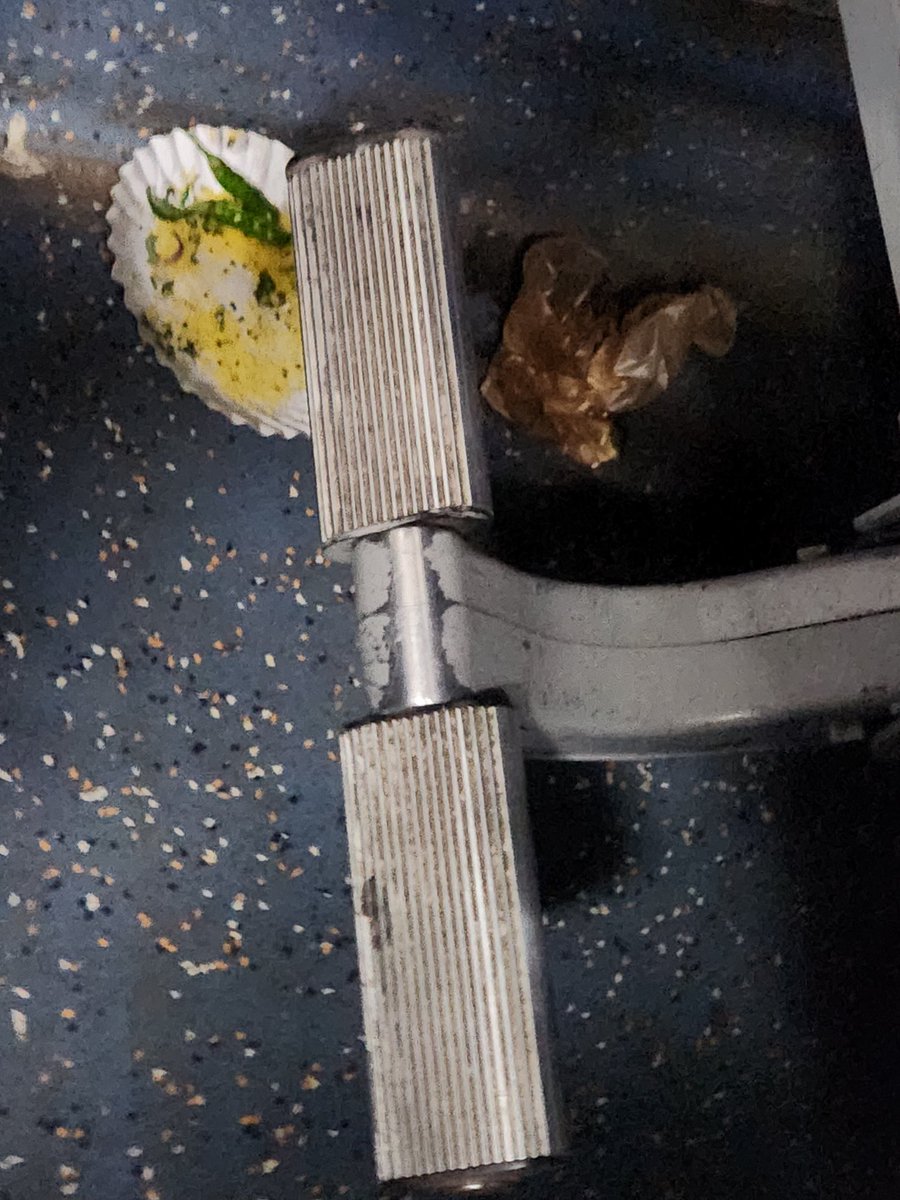 ashok_mange's tweet photo. @RailwaySeva My PNR 8404740941, Vadnagar to Valsad. Coatch N.C/1 seat n.60, niche photo dekho. Safai ki complain Gandhinagar se ki he. Magar abhi Tak safaai nahi ho Rahi. To please action emedeatly. https://t.co/c4v1z91i8H