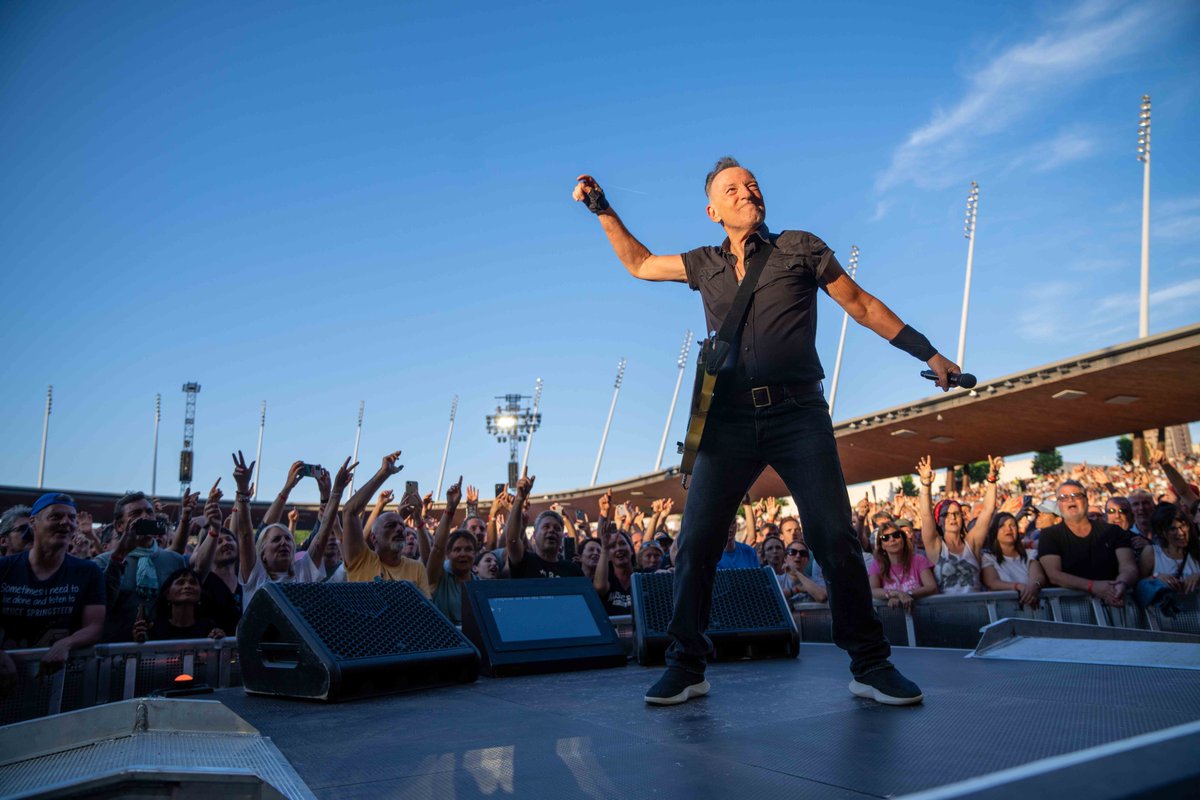 springsteen's tweet photo. https://t.co/ouh4NePIiq