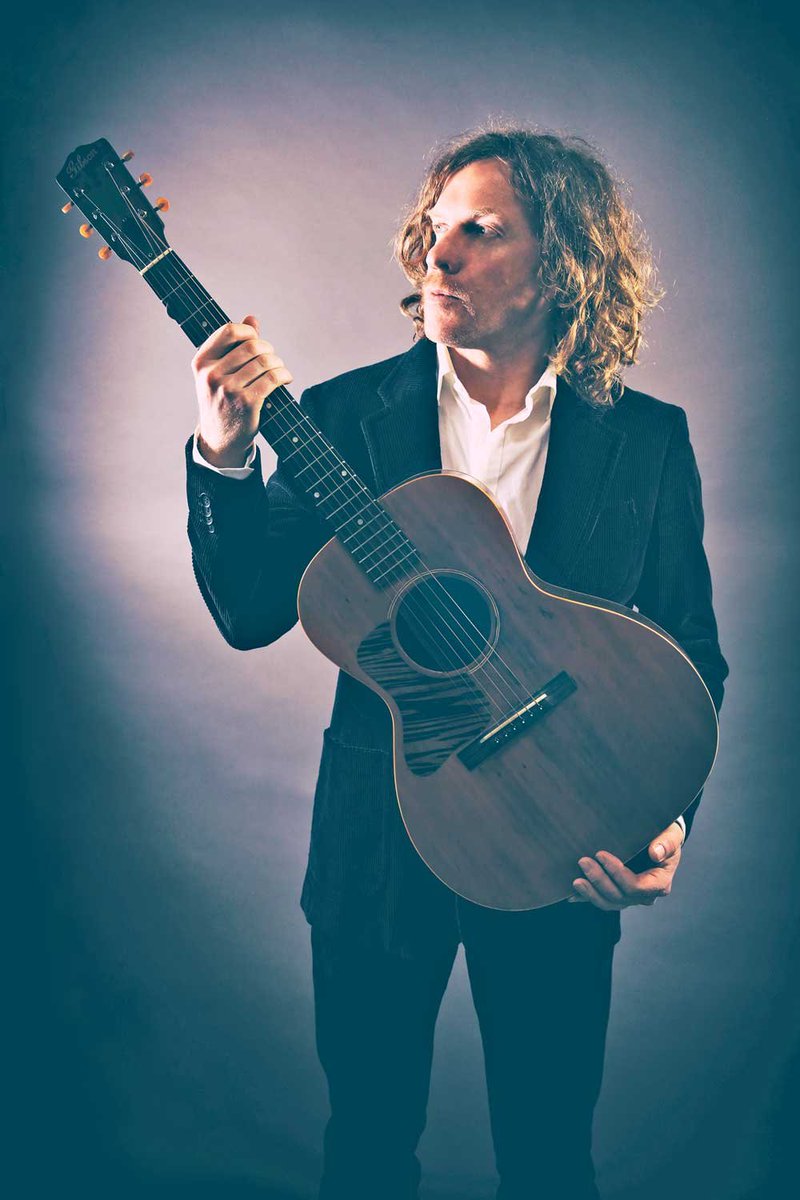 Killbeat's tweet image. LISTEN: CBC Daybreak Alberta chats with @Doug_Paisley about new LP 'Say What You Like' ahead of performances this evening at @KaffaMusicYEG and tomorrow at @IronwoodStage cbc.ca/listen/live-ra…