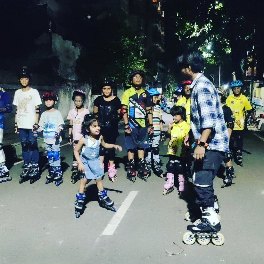 SkatingSchoolBD's tweet photo. Md Nasef Nibrag.
+8801734377380
#Skating #rollerskating #rollerblade #rollerblading #inlineskating #inlineskate #rollerskate #kidsskate #kidsskating #babyskating #kidsskaters #onlineskatingschool #inlineskatingschool #gulshanskatingclub #mdnasefnibrag #skatingvideo #skatingclass https://t.co/EPlQk591Tk