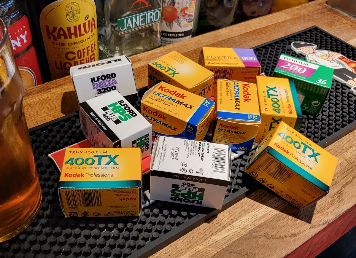 FFVIMan's tweet image. J&apos;ai dépensé sans compter :
#film #hp5 #kodak #fujifilm