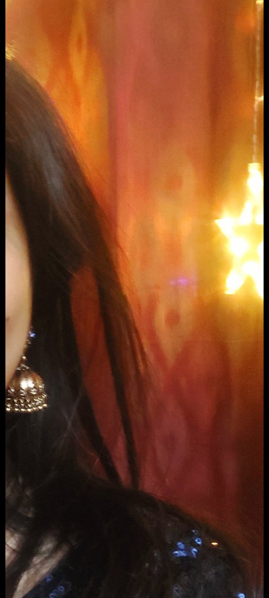 ajnabeeaislinn's tweet image. #jhumkatwitter