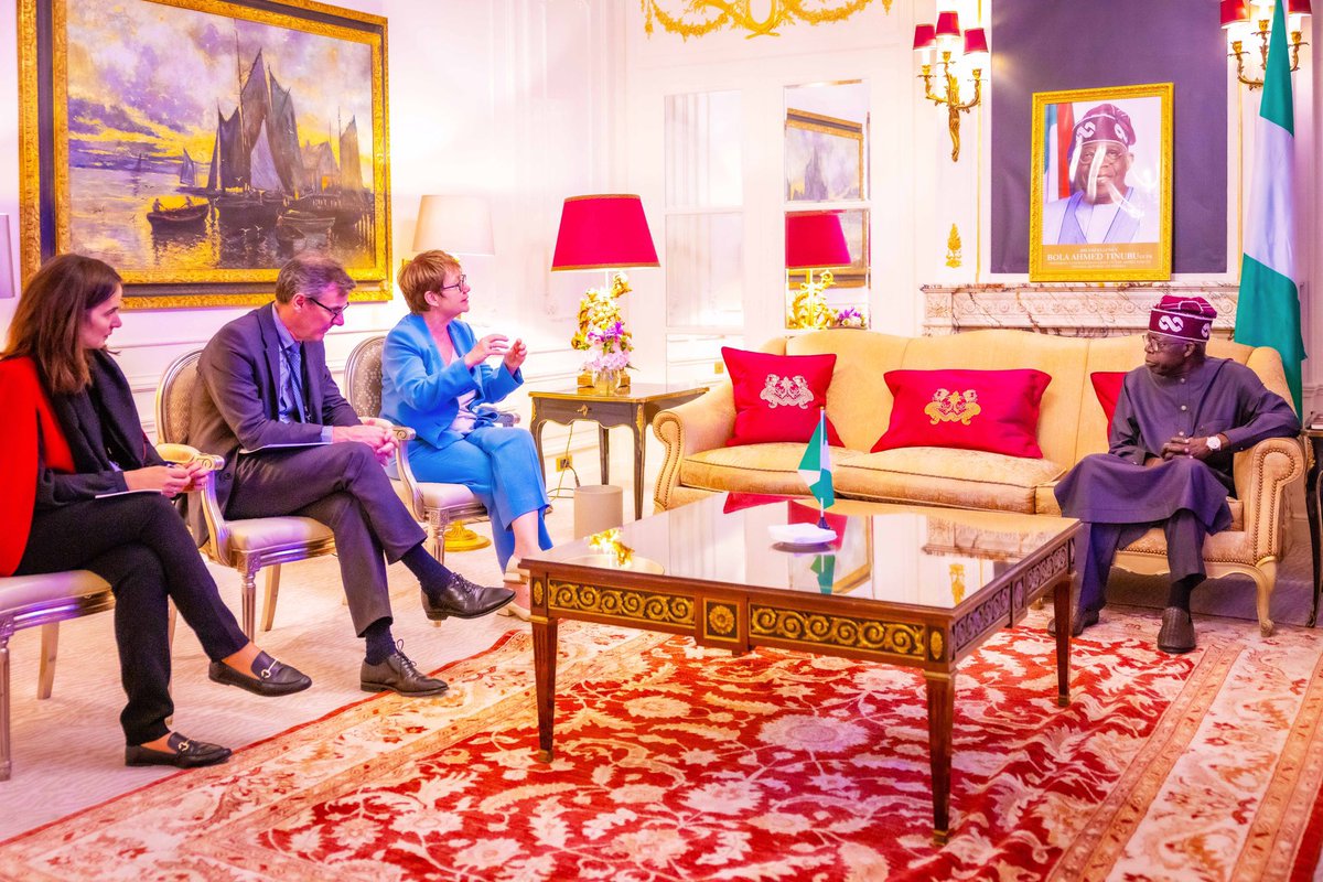 THEEYESOFBAT's tweet photo. Networking with International Financial Corporations, President Bola Ahmed Tinubu receives in audience, Ms Odile Renaud-Basso, President, European Bank for Reconstruction and Development. #NewGlobalFinancingPact
#PBATInParis https://t.co/YnrJKg9Mas