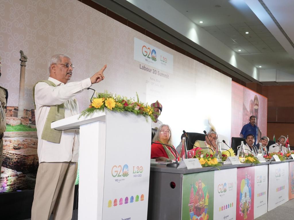 g20org's tweet photo. @L20india @PIB_India @MIB_India @PIBPatna @LabourMinistry Day 1⃣ of the #Labour20Summit wrapped up in #Patna.
The day opened with an address by @GovernorBihar, Rajendra Nath Arlekar. Deliberations at @L20india also saw a range of discussions regarding the priority areas of the engagement group. #G20India https://t.co/G5uAswi7cr