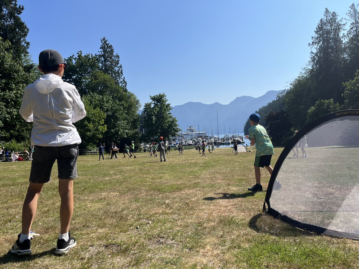 WestVanSchools's tweet photo. Eagle Harbour enjoying the weather on Bowen Island ☀️

#westvaned @EHNews https://t.co/RZiEbC5ah4
