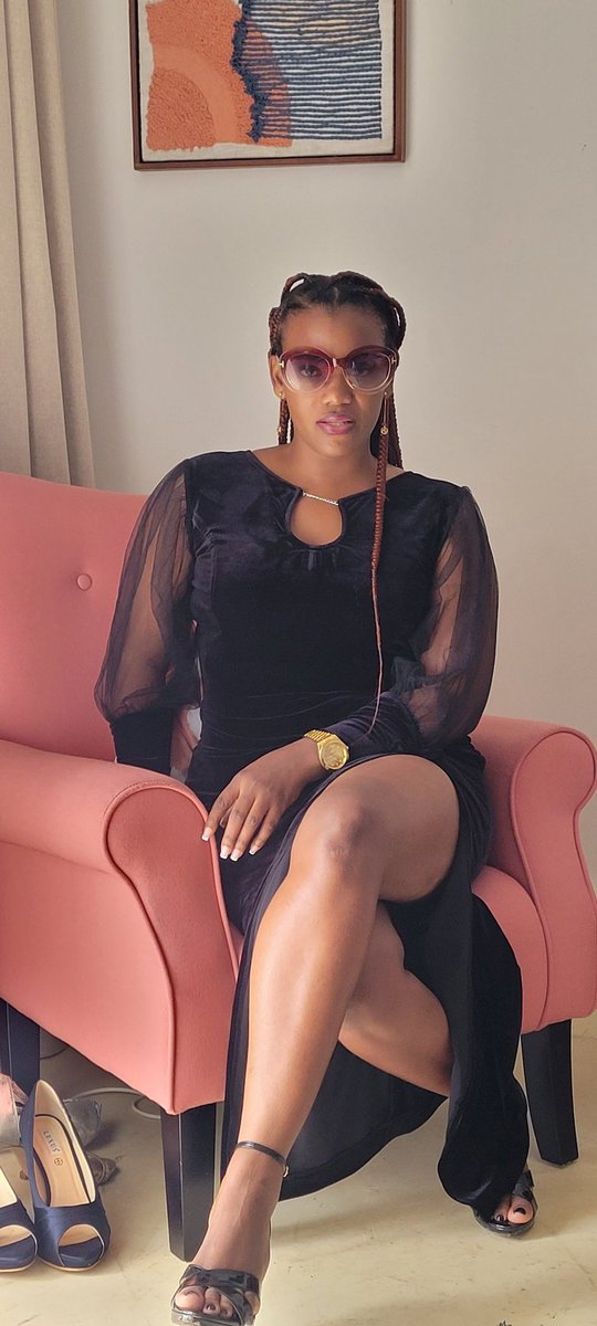 Dontasha2023's tweet photo. WHEN YOU ARE GOING THROUGH ISSUES, TAKE OWNERSHIP.
Find the part you played in getting to an ugly situation. Don't be so quick to blame everyone and everything around you and refuse to take ownership. 

Don tasha  - Life Coach !! https://t.co/CofdhkjObT