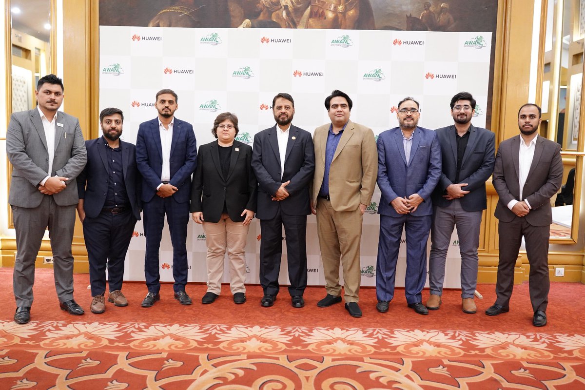Muhamma05423478's tweet image. #AwanDistribution and #Huawei recently organized the highly successful #ideahubS2 End Customer Event in Karachi!

#awandistribution #Huaweii #ideahub #karachi #technology #innovation #collaboration #networking #opportunities